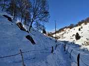 Sulle nevi del Monte Zucco (1232 m ) da S. Antonio Abbandonato (987 m) sui sent. 505-506 il 14 gennaio 2021 - FOTOGALLERY